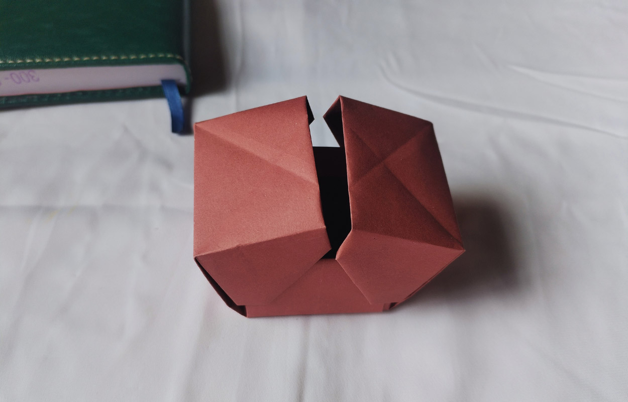 Origami Hinged Square Box