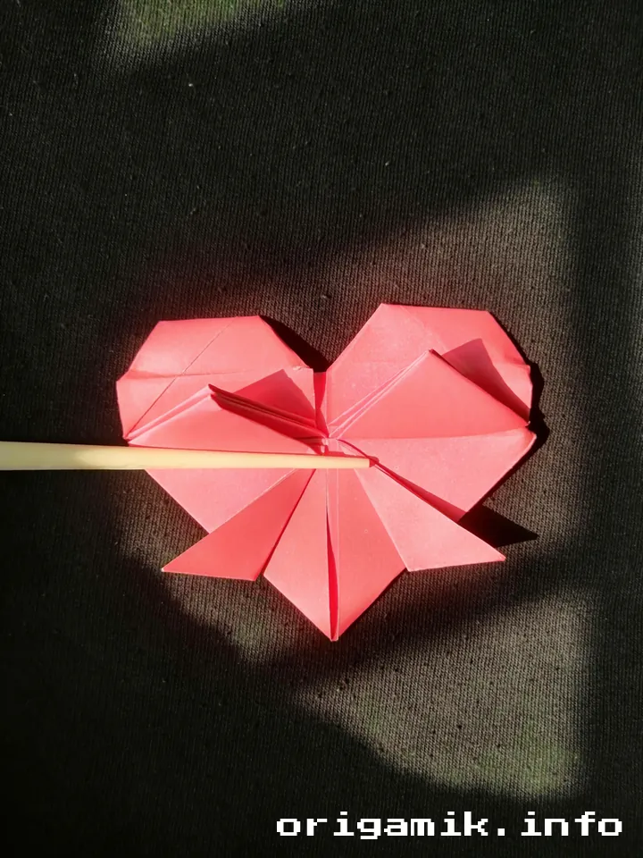 Origami heart with bow step 10 b