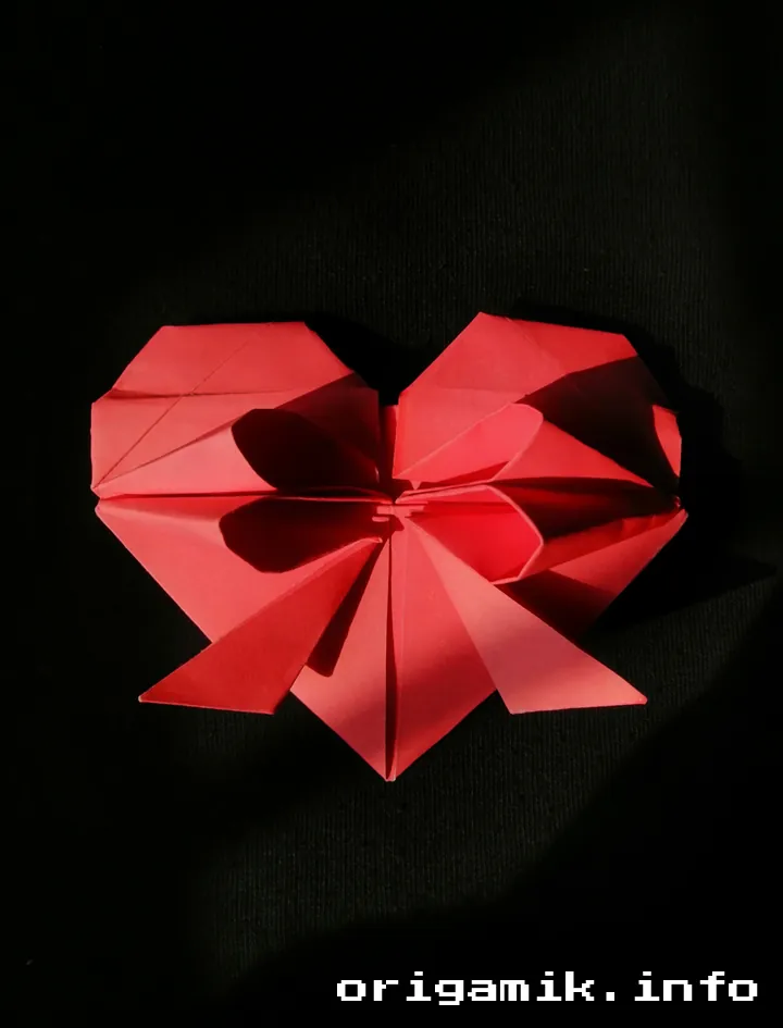 Origami heart with bow step 11 c