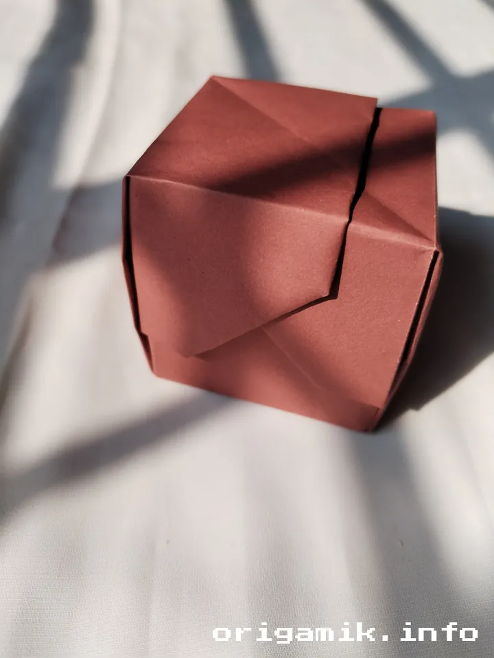 Origami hinged square box step 10 a