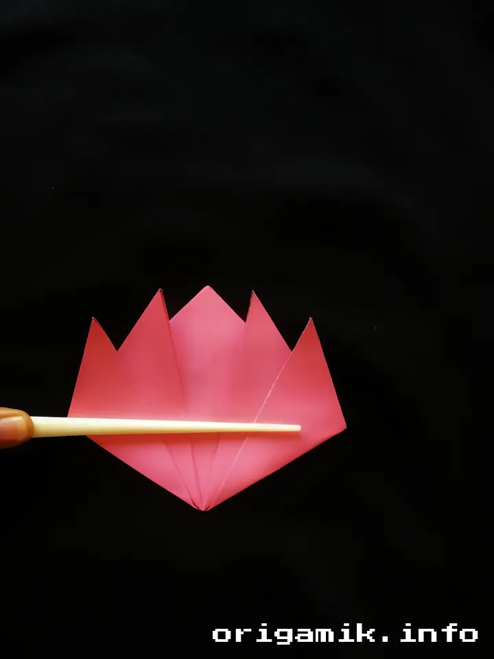 Origami lotus bookmark step 4 d