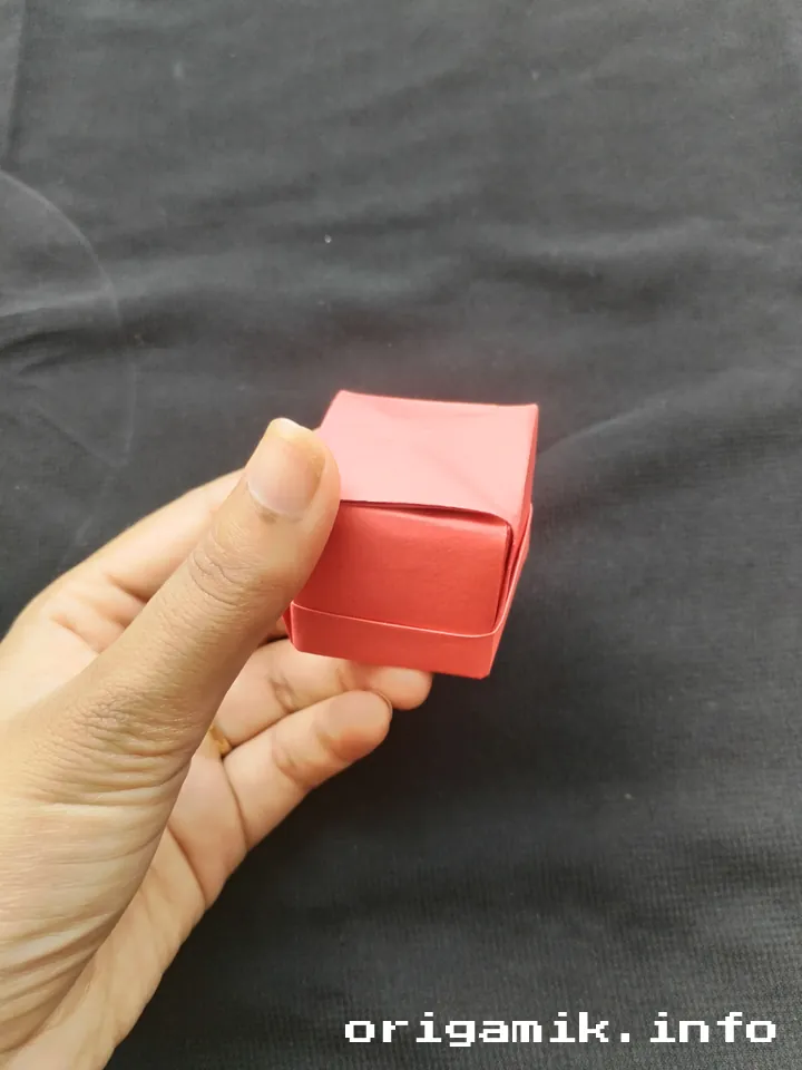 Origami storage box step 7 d