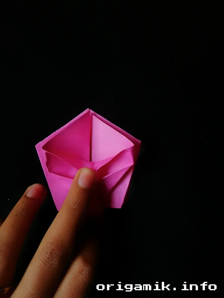 Origami  Daffodil flower step 5 (d).jpeg