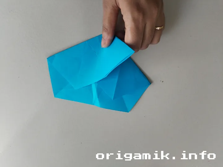 Origami 5 pointed star step 8 a