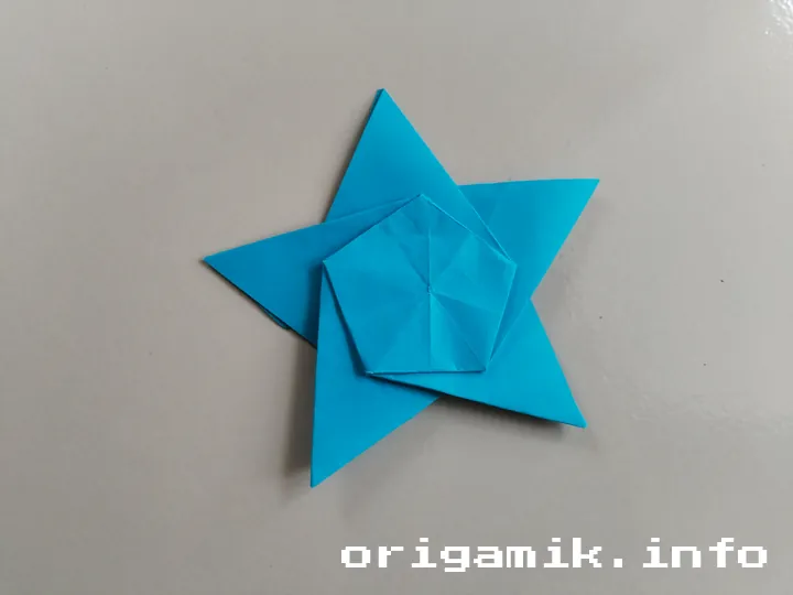 Origami 5 pointed star step 9 a