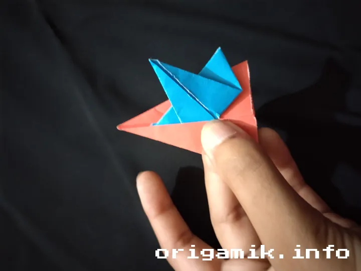 Origami 8 pointed star step 7 b