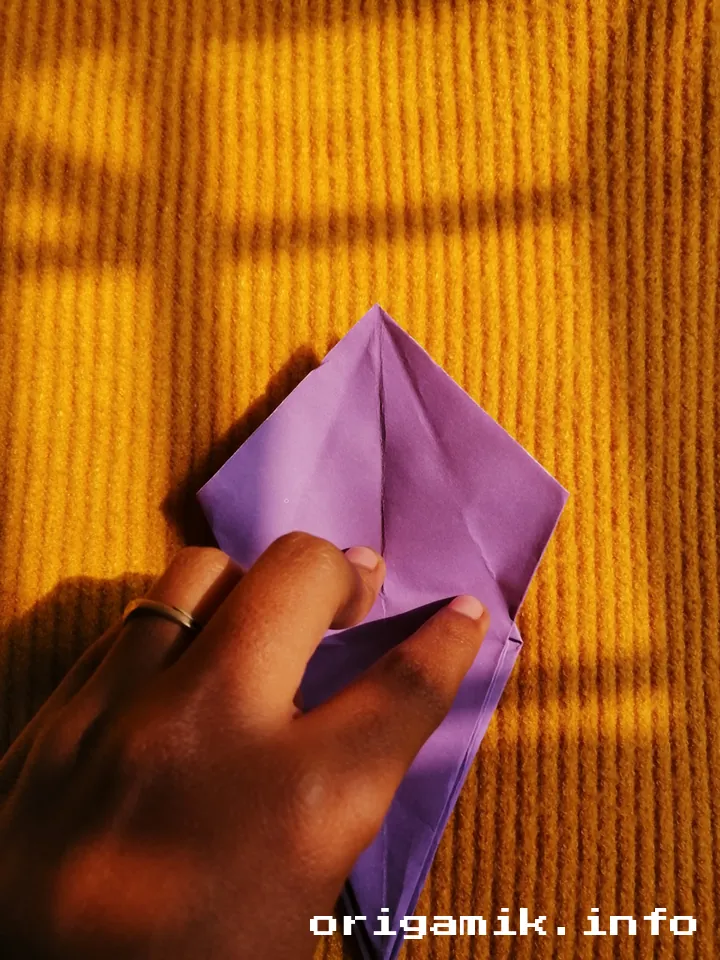 Origami Lily flower step 3 (e)