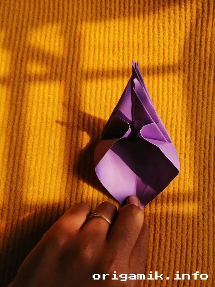 Origami Lily flower step 3 (f)