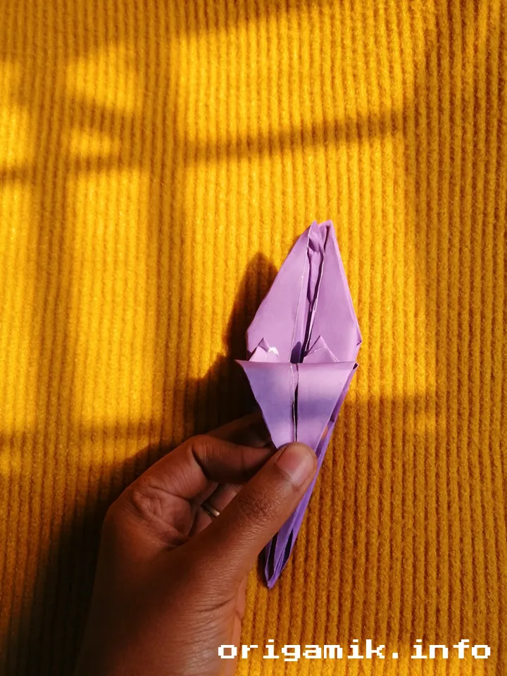 Origami Lily flower step 5 (c)