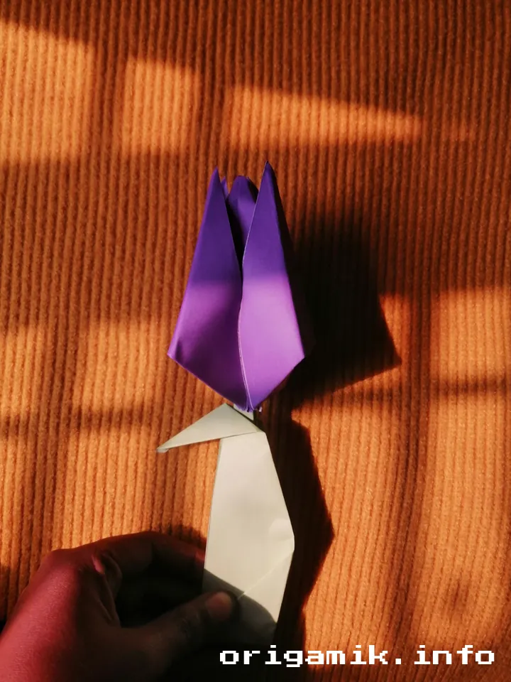 Origami Tulip flower step 6 (a)