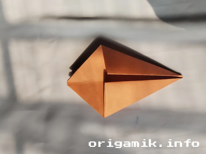 Origami cornflower step 4 d