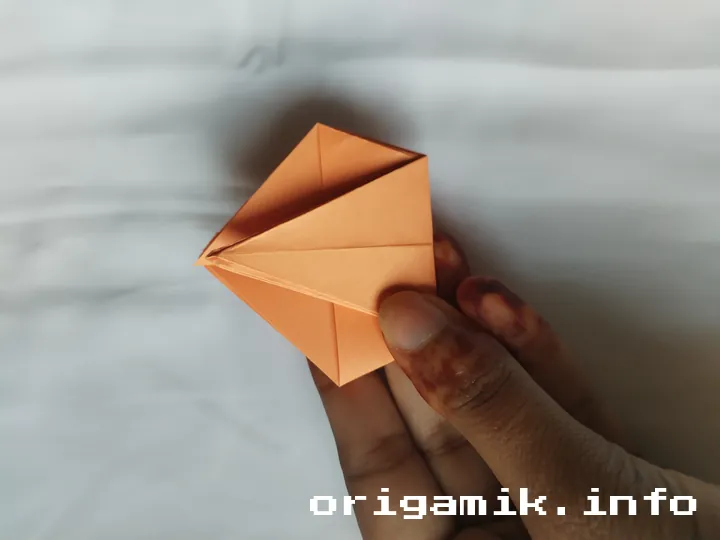 Origami cornflower step 6 a