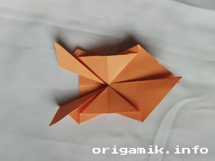 Origami cornflower step 7 a