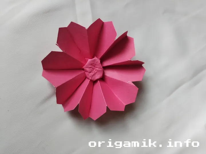 Origami daisy final result 1