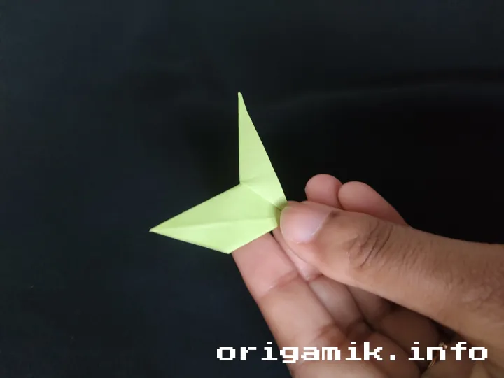 Origami dimond star step 7 d