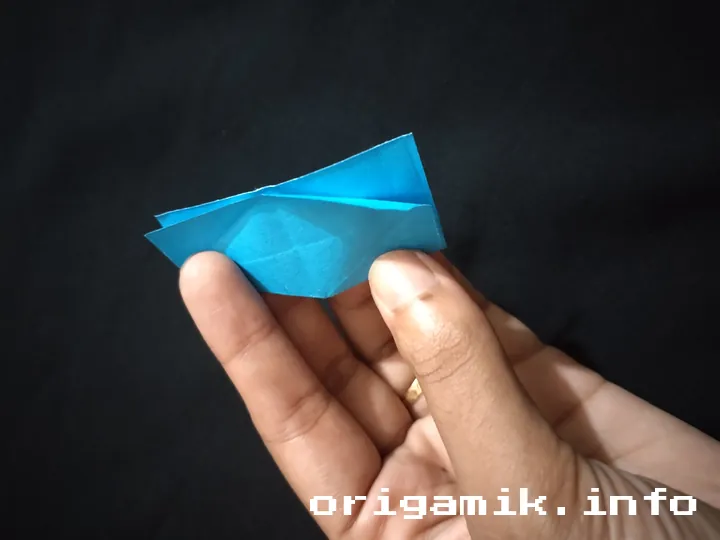 Origami pop up star step 4 d