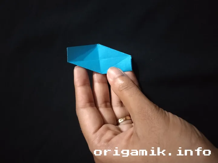 Origami pop up star step 4 f