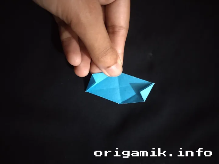 Origami pop up star step 4 g