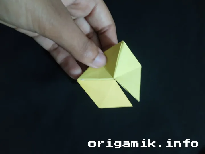 Origami pop up star step 6 d