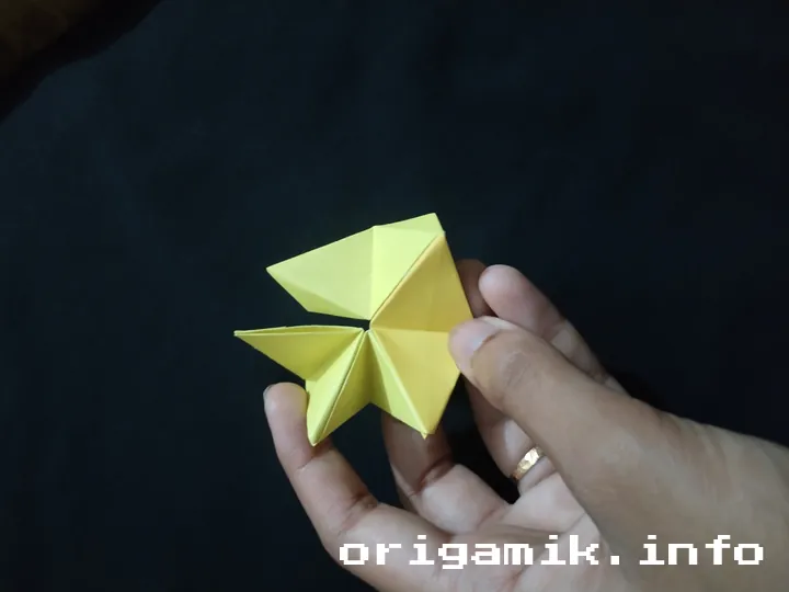 Origami pop up star step 6 e