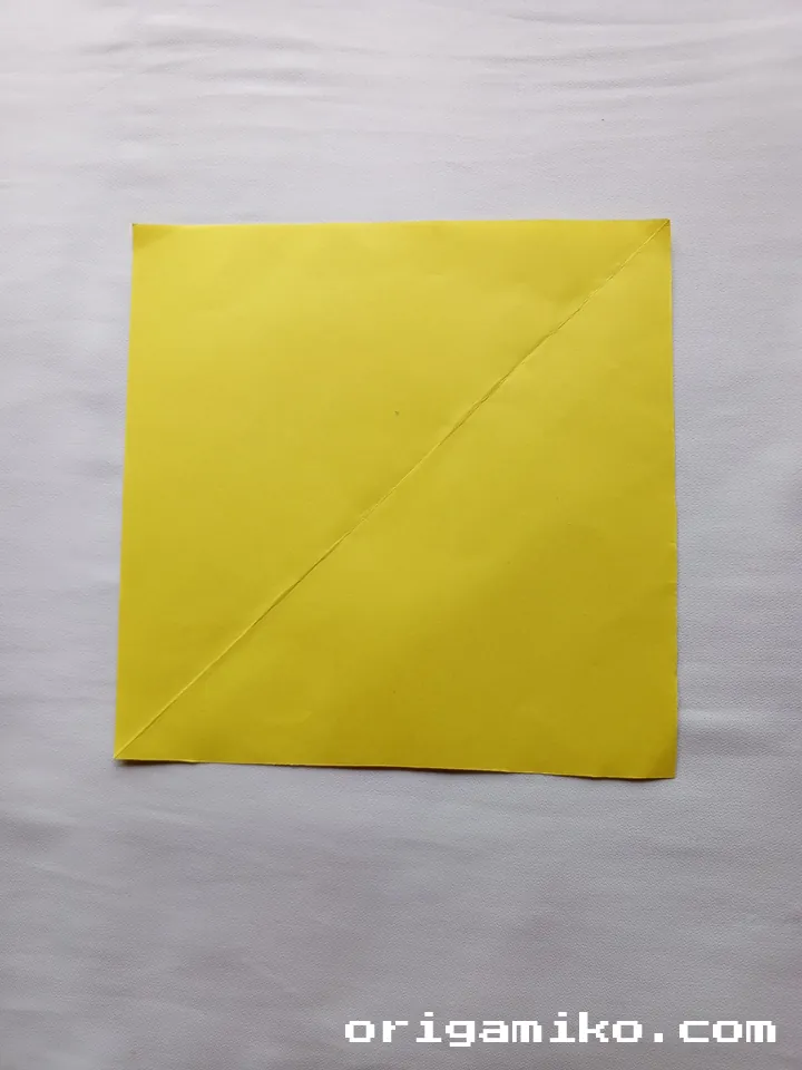 Origami basket step 1
