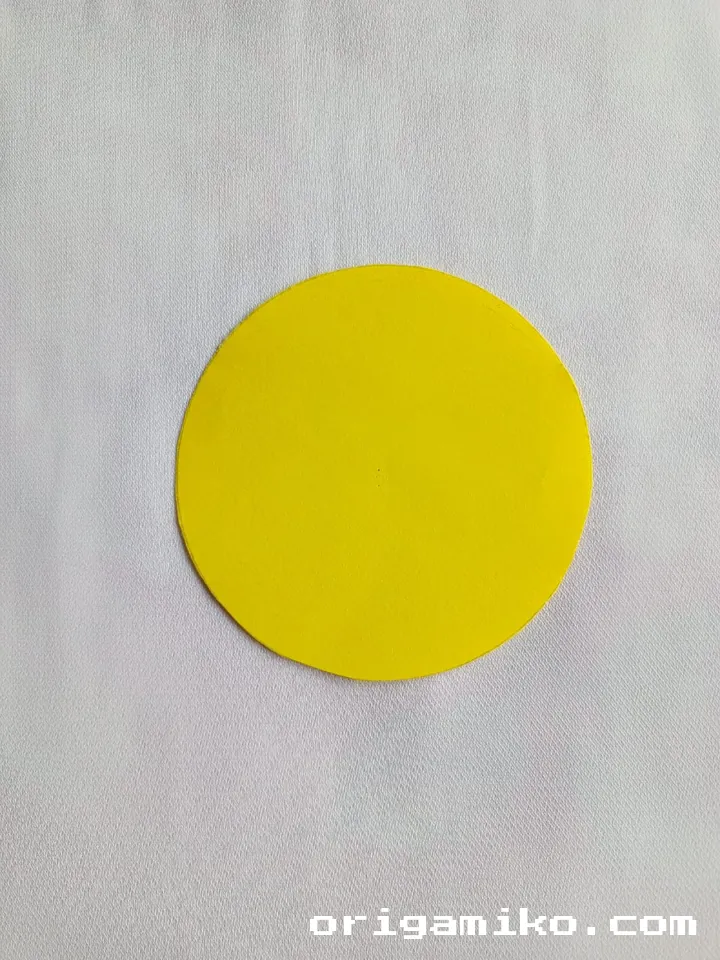 Origami mango step 1