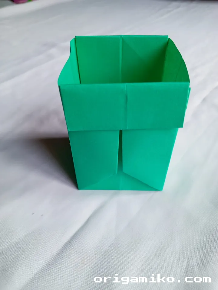 Origami pencil holder step 4 i
