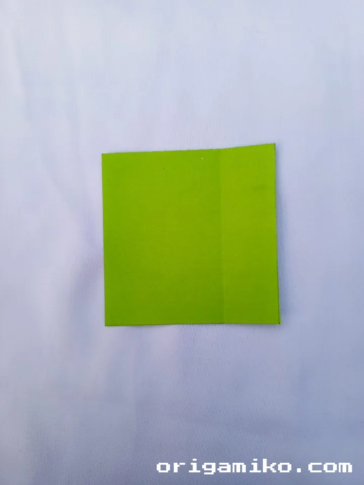Origami pineapple step 1