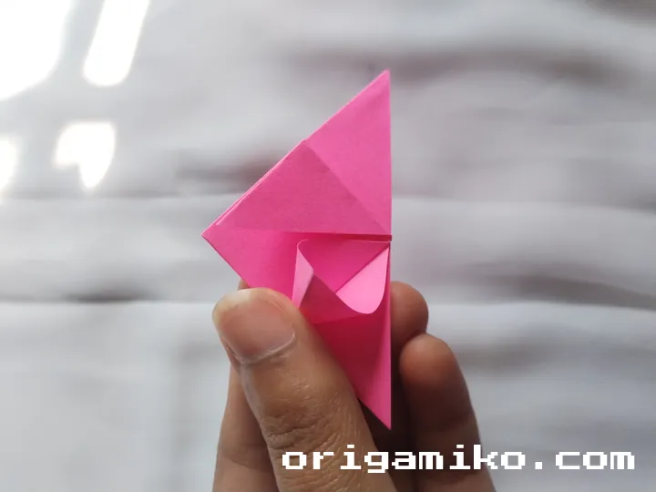 Sticky note rose step 3 d