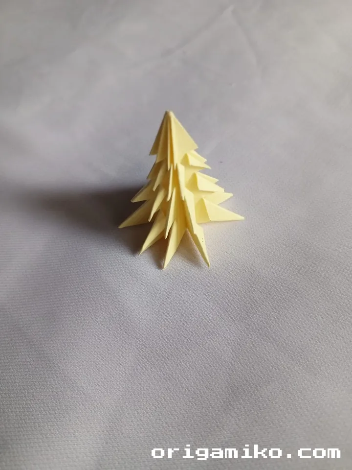 Sticky note tree step 4 k