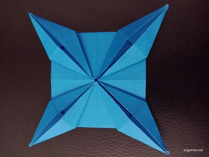 Origami leaf wreath step 4 b