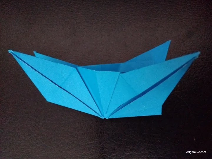 Origami leaf wreath step 4 d