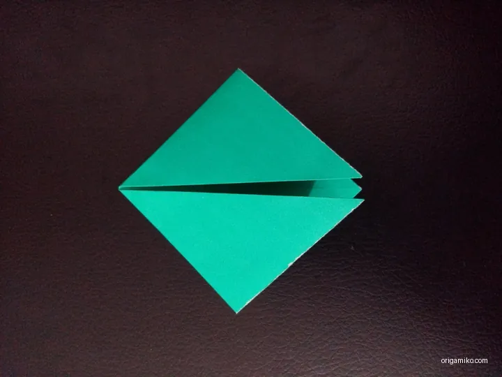 Origami samurai hat step 3 a