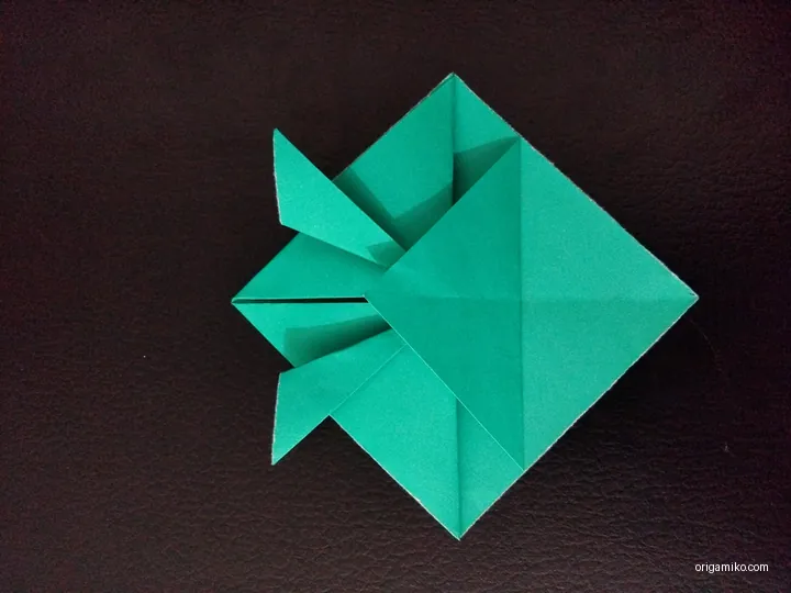 Origami samurai hat step 4 a