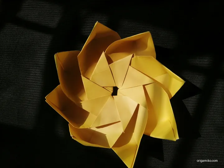 How to Make an Easy Origami Water Lily: A Simple Step-by-Step Guide