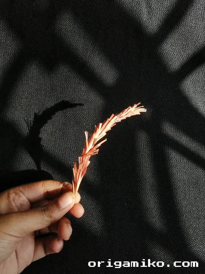 Origami hibiscus flower step 6 (g)