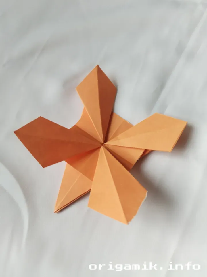 Origami Cornflower