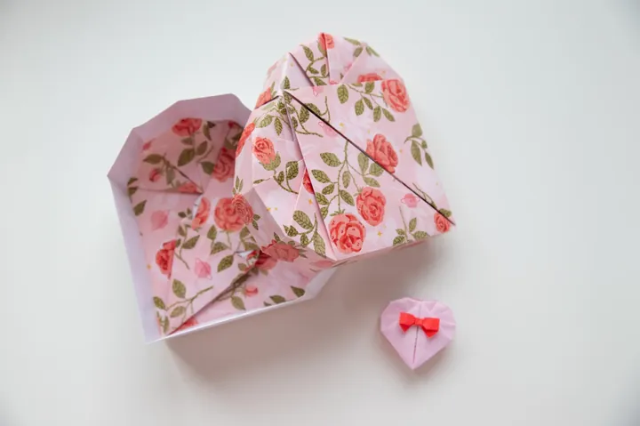 Origami Heart Shape Box with Lid