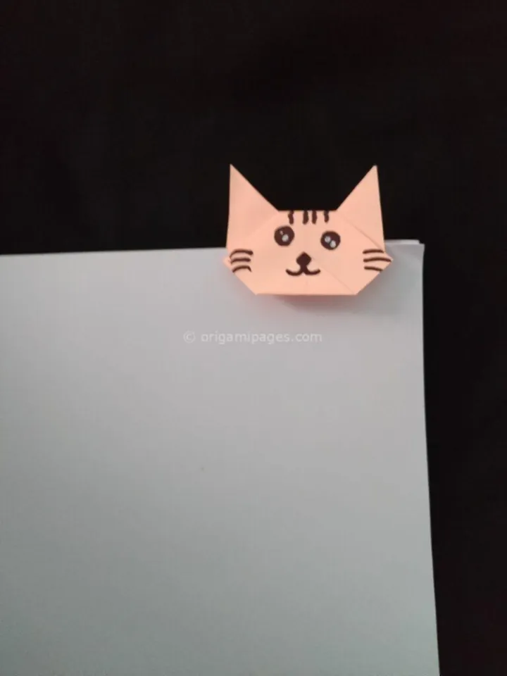 Sticky Note Origami Cat Bookmark