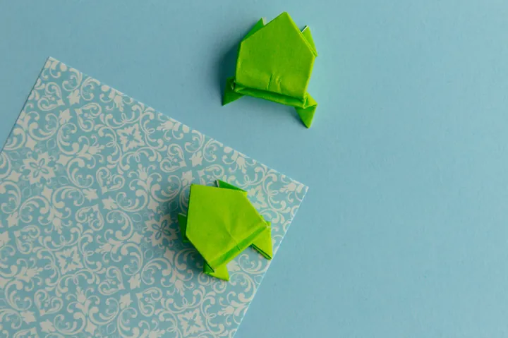 Sticky Note Origami Frog